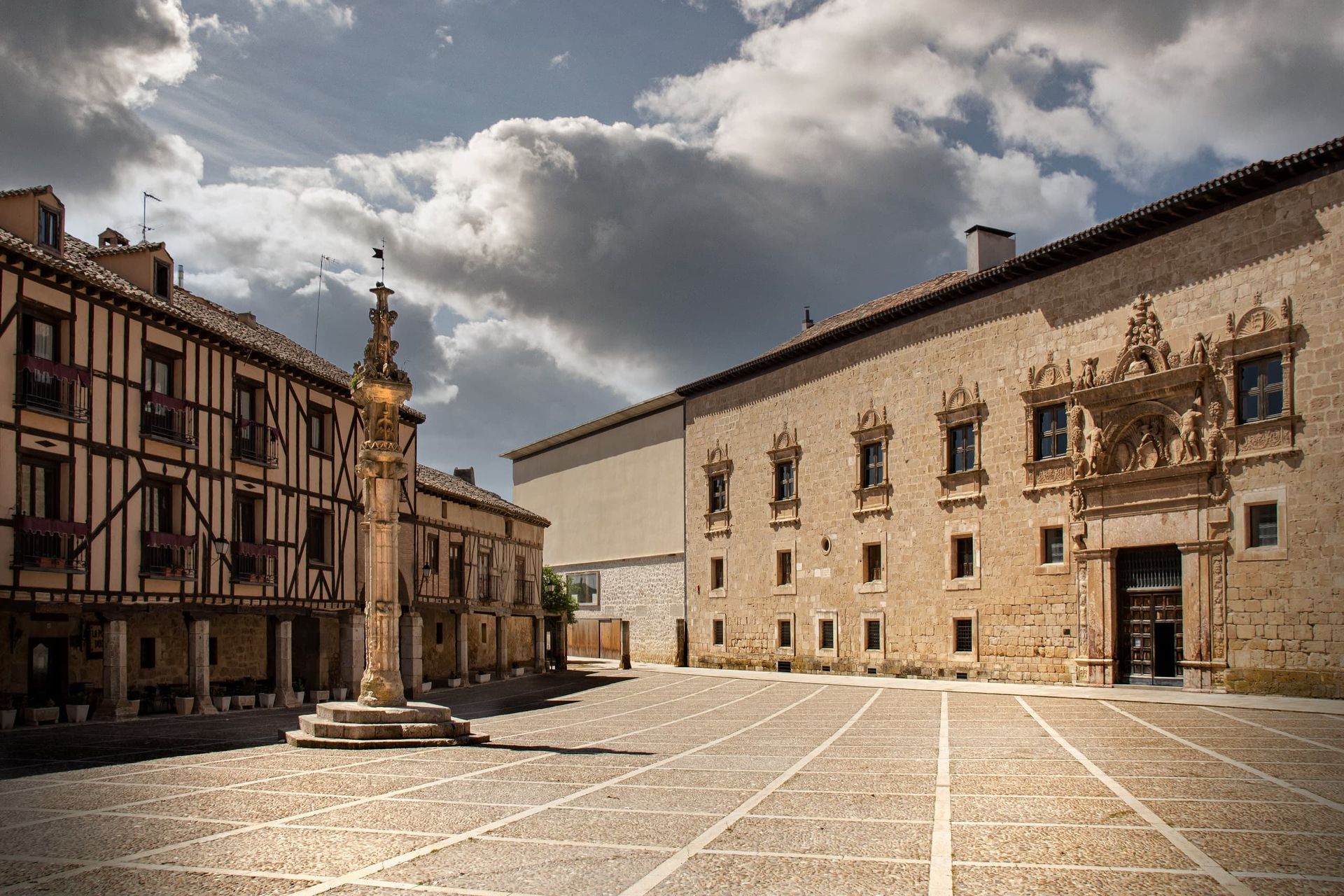 Plaza Mayor de Peñaranda de Duero